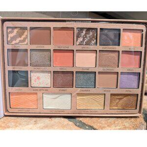Smoke & Mirrors Flawless By Nature 22pc Eye + Face Palette